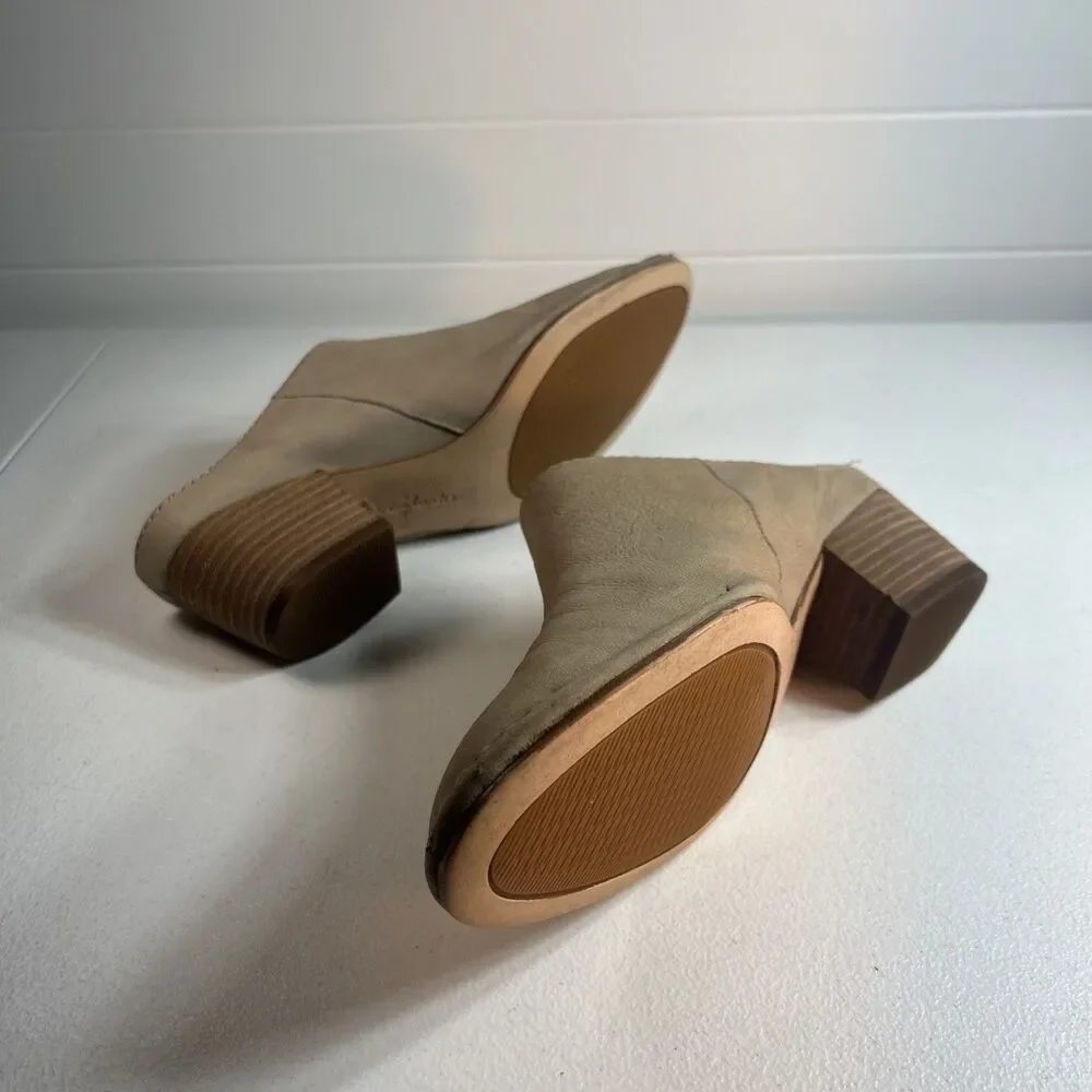 Clarks Women’s Leather Mule Size 7.5 Taupe Block Heel Smooth Nubuck